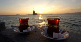 Türkei Istanbul  Bosporus Leanderturm türkischer Tee