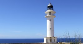 Balearische Inseln Spanien Formentera Urlaub Reisen Felsenküste Leuchtturm Mittelmeer