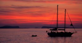 Balearen Ibiza Mittelmeer Sonnenuntergang Segelboot
